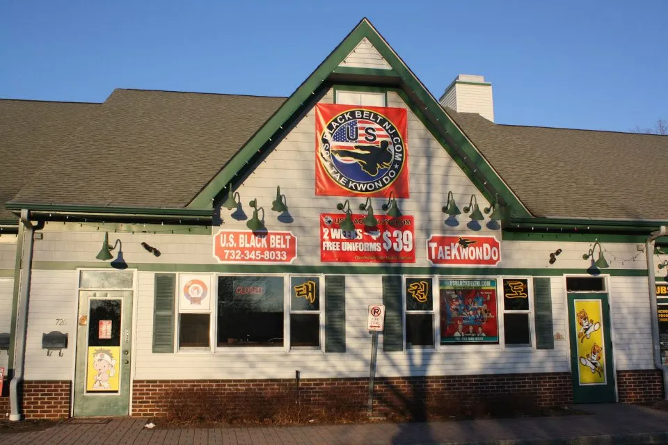 The Lee family's first academy in Lincroft, New Jersey